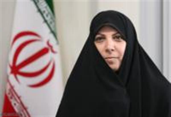 مشاور وزیر و رییس مرکز امور بانوان وزارت ارتباطات : در مرکز امور زنان برای ایجاد محیط عادلانه برای بانوان تلاش می شود